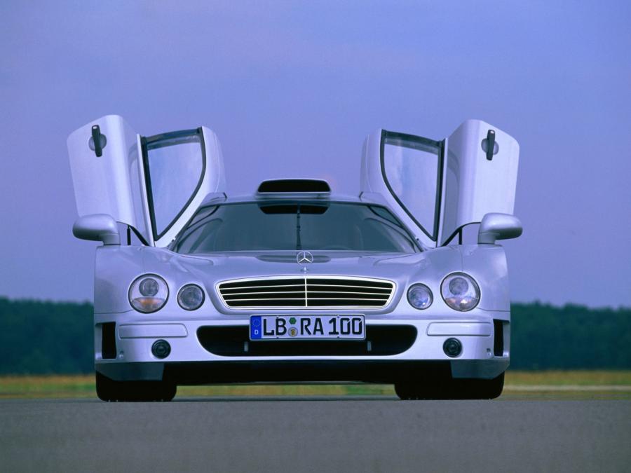  Mercedes-Benz CLK GTR 1999 года  (фото 3 из 7)
